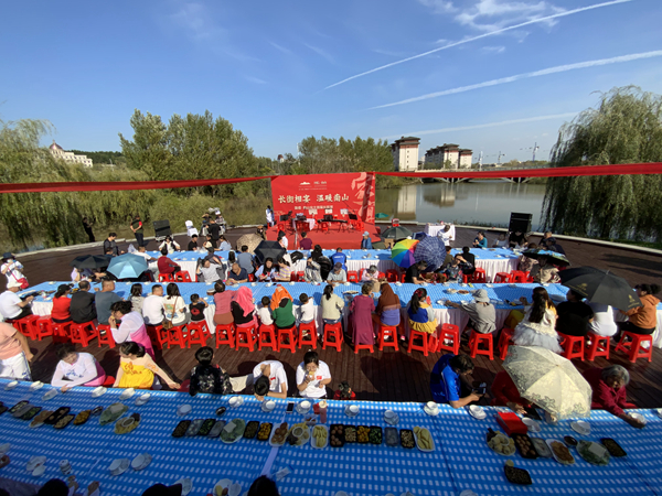 15.尊龙凯时·南山举行首届南山业主长街宴活动.jpg