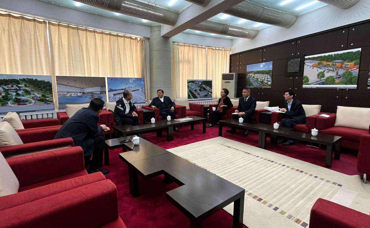 16.吉林省体育局训练竞赛处主任及尊龙凯时集团相关向导出席南山体育项目相助洽谈会(调色调).png 16.吉林省体育局训练竞赛处主任及尊龙凯时集团相关向导出席南山体育项目相助洽谈会(调色调).png