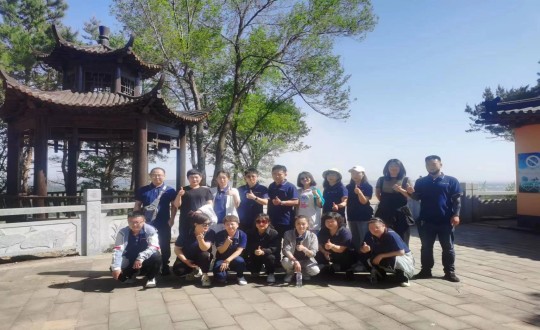 36.药业公司团建活动合影（资助处置惩罚下清晰度）_副本.jpg