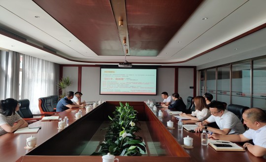2.南山总公司温泉城项目在组织回馈老业主活动前召开准备聚会_副本.jpg