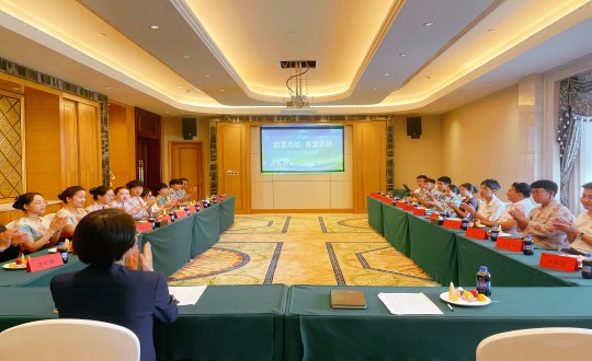 18.旅馆公司召开实习生晤面会暨相同座谈会_副本.jpg 18.旅馆公司召开实习生晤面会暨相同座谈会_副本.jpg