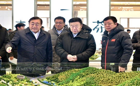2024年1月4日，，，，市委书记张恩德一行莅临尊龙凯时集团走访调研_副本.jpg