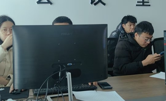 3.PC手艺部司理邵明亮向导员工到中海南湖项目部对接相关事情_副本.jpg 3.PC手艺部司理邵明亮向导员工到中海南湖项目部对接相关事情_副本.jpg